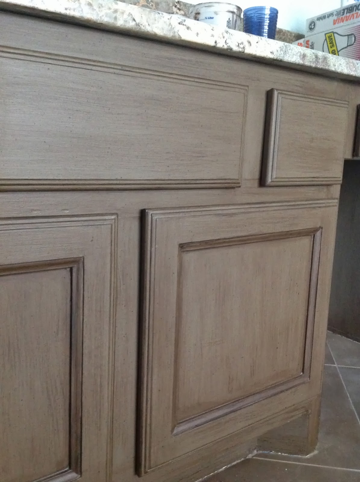 The ragged wren White Primer VS Gray Primer